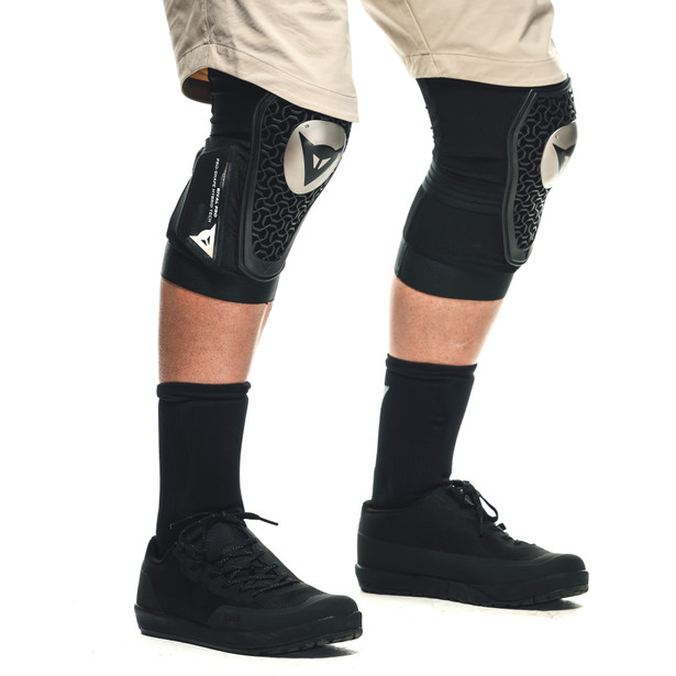 rival-pro-knee-black image number 3